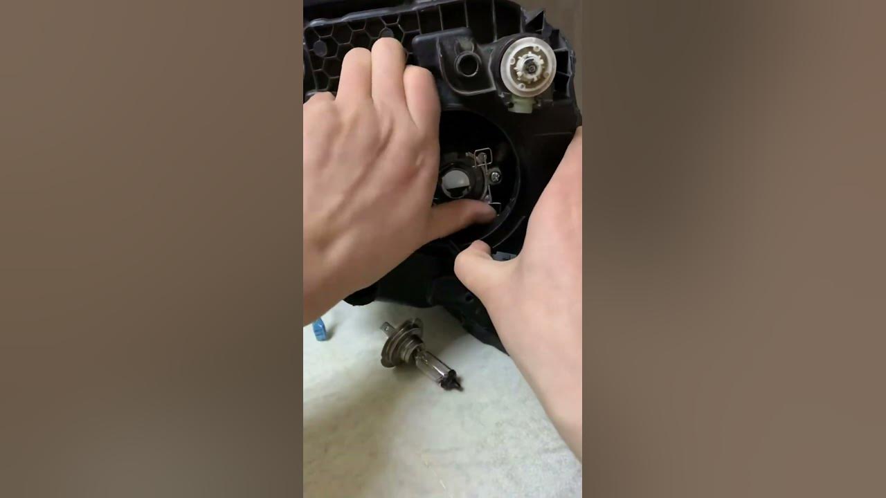 How to install the LED headlight model H7 correctly? - YouTube