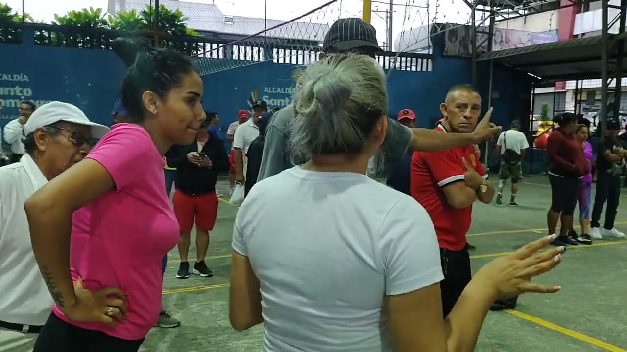 Nicole, Kerly y Miriam vs El trio del Pato Flaco que duro reto de Ecuavoley