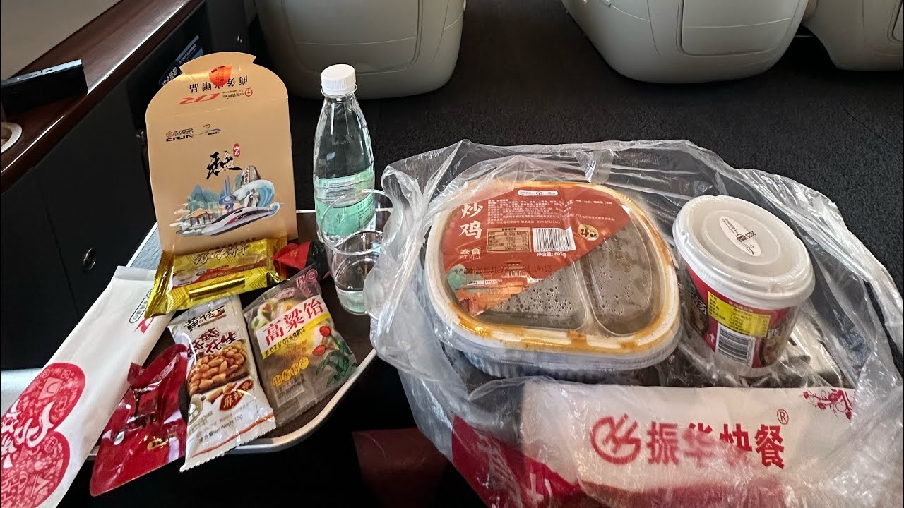 日照西-岚山西，13分钟30元高铁商务座赠送50元盒饭蛋汤和零食饮品，沉浸式体验