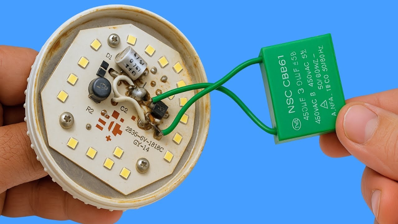 Поместите КОНДЕНСАТОР ВЕНТИЛЯТОРА в сломанную светодиодную лампочку и смотрите бесплатные каналы! 📡