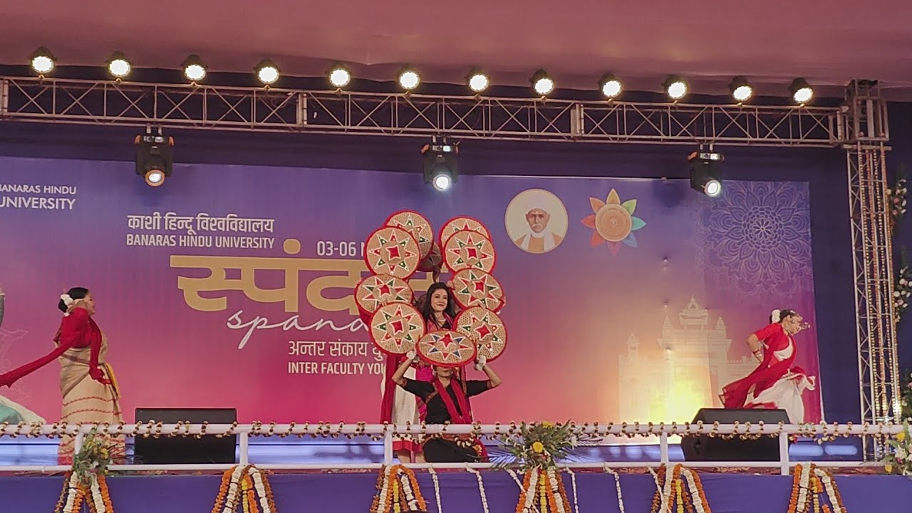 beautiful folk dance performance by VKM students 