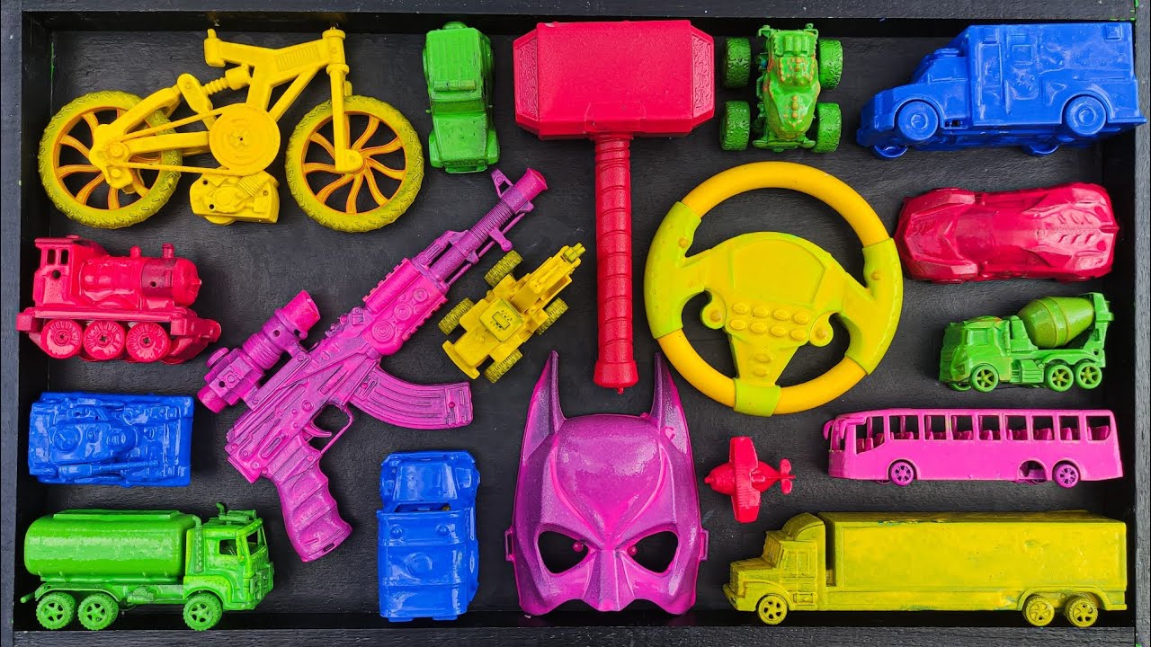 Membersihkan Mainan Mobil Balap, Truck Molen, Kereta Api, Bus Telolet, Tank, Excavator, Tracktor