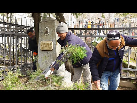 На православном кладбище в Душанбе привели в порядок сотни воинских захоронений