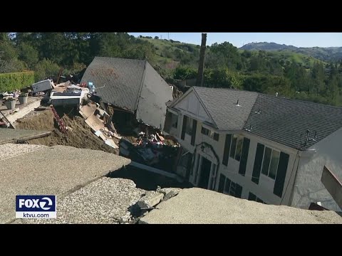 Landslide threatens neighborhood in Orinda, one home already taken downhill