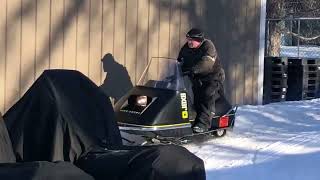 My brother fires up one of his John Deere JDX snowmobiles by Roger Cormier 59 views 3 weeks ago 3 minutes, 19 seconds
