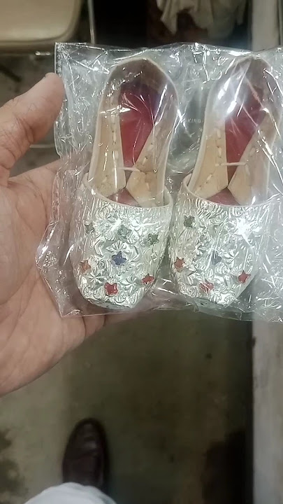 HP_Diamondjewelleryvollection.        Sliver shoes