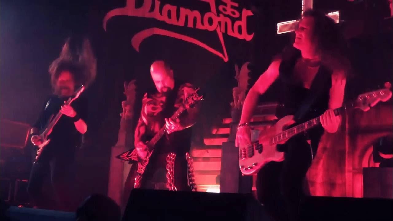 King Diamond Tea / Digging Graves / A Visit From The Dead / Evil "With Kerry King" Live YouTube