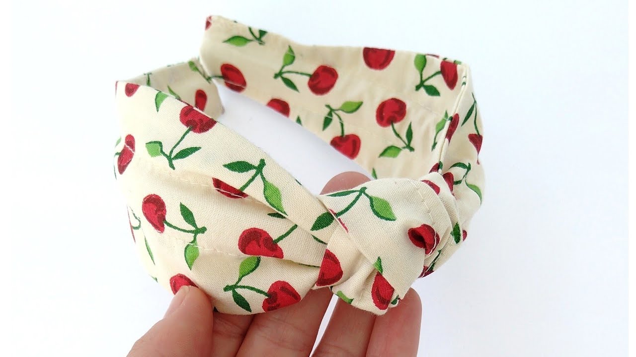 Tiara com nó de tecido turbante