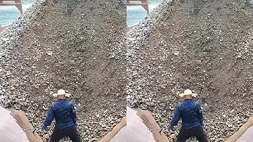 这天气，看看我们卸货工人！看视频吧！#高温下的劳动者 #小陈开船 #原创作品 #正能量 #上热门 @@兵哥 @小陈卸货