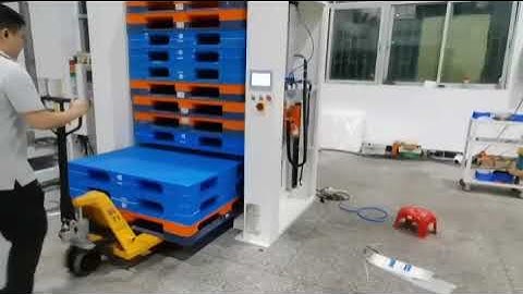 #palletfeeder  #palletcollector  #palletdispenser  #palletmagzine #agv  forklift pallet magazine