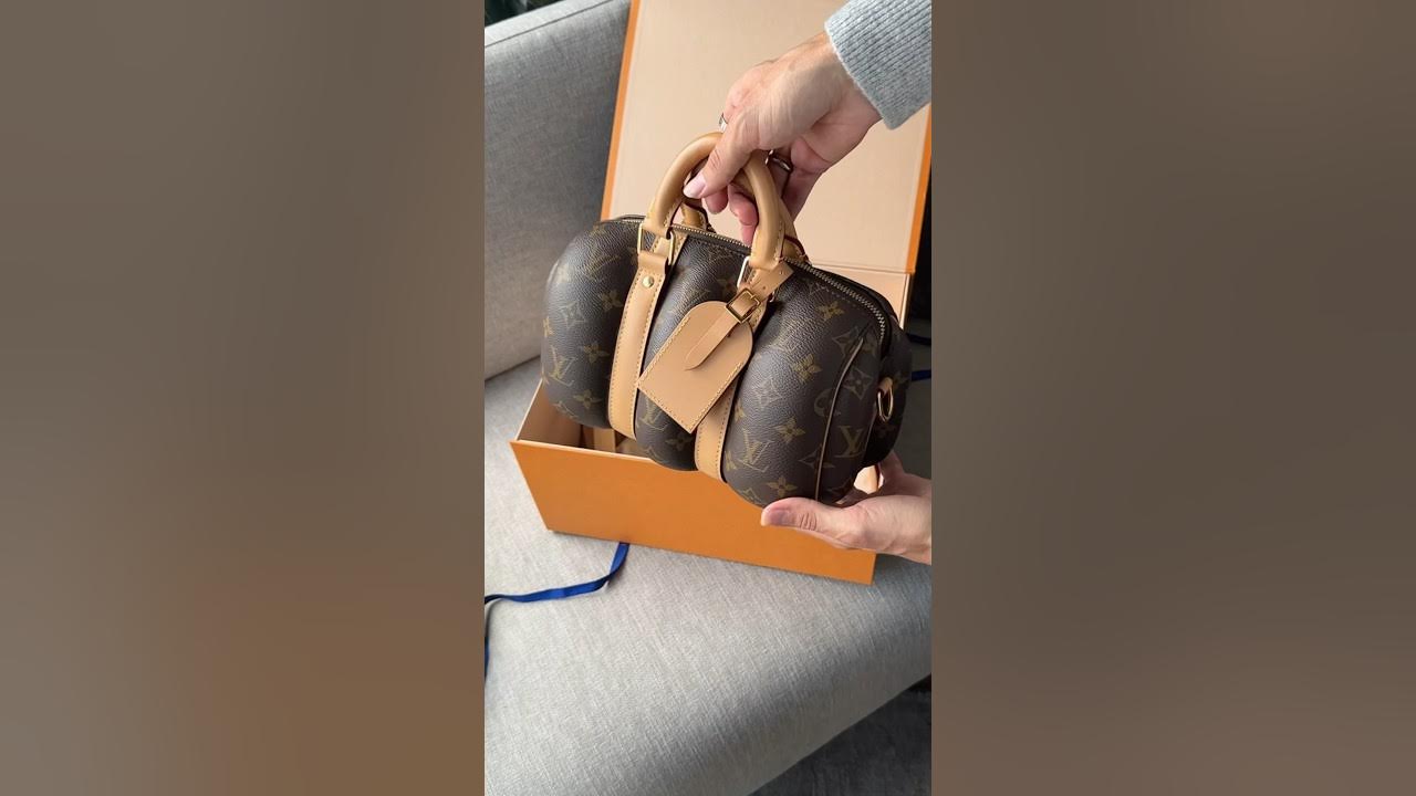 Louis Vuitton Keepall Bandouliere 25 (Blown Up)