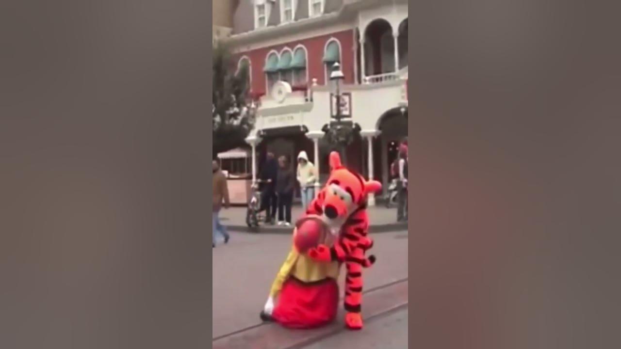 What Happens If A Disney Character’s Head Falls Off | Disney Experts Sharing Disney Facts #disney
