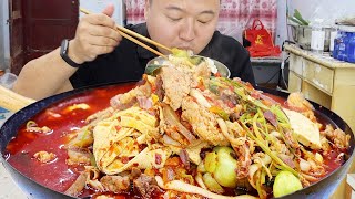 The hot pot in Guizhou which is a bit of a net is spicy and enjoyable. The rice harvester is a mu