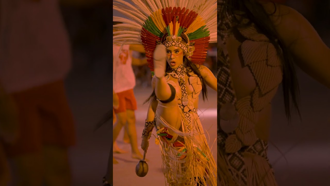 “Ao som do tamurá, maracá, carriço, ireru, puraci-sauá