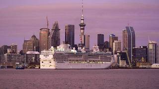 Cruise Ship ISLAND PRINCESS berths in Auckland 4K