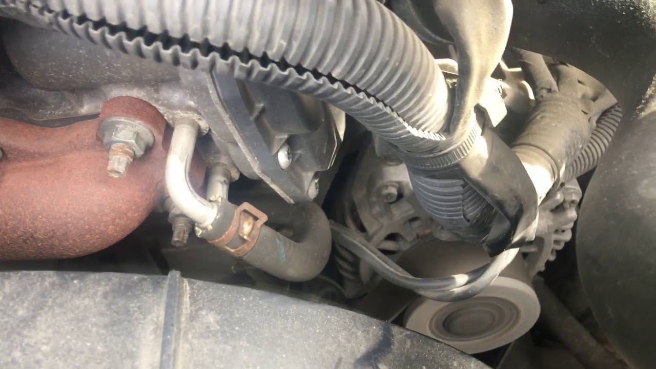 Nissan Pathfinder r51 звук неисправной обгонной муфты генератора - YouTube