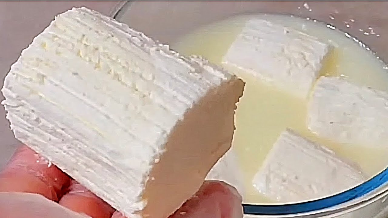 بدون منفحه بمكون واحد فقط الجبنه القريش من غير حصيره ولا خل و زبادي وافضل طريقه لحفظها 