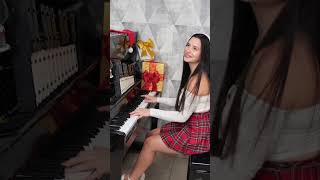 "All I Want For Christmas Is You" on piano 🎹🎅🏻🎁 #shorts #piano #christmas