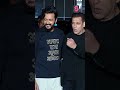 Salman Khan and Riteish Deshmukh share a warm hug | Bollywood News | Shorts | News18 Urdu