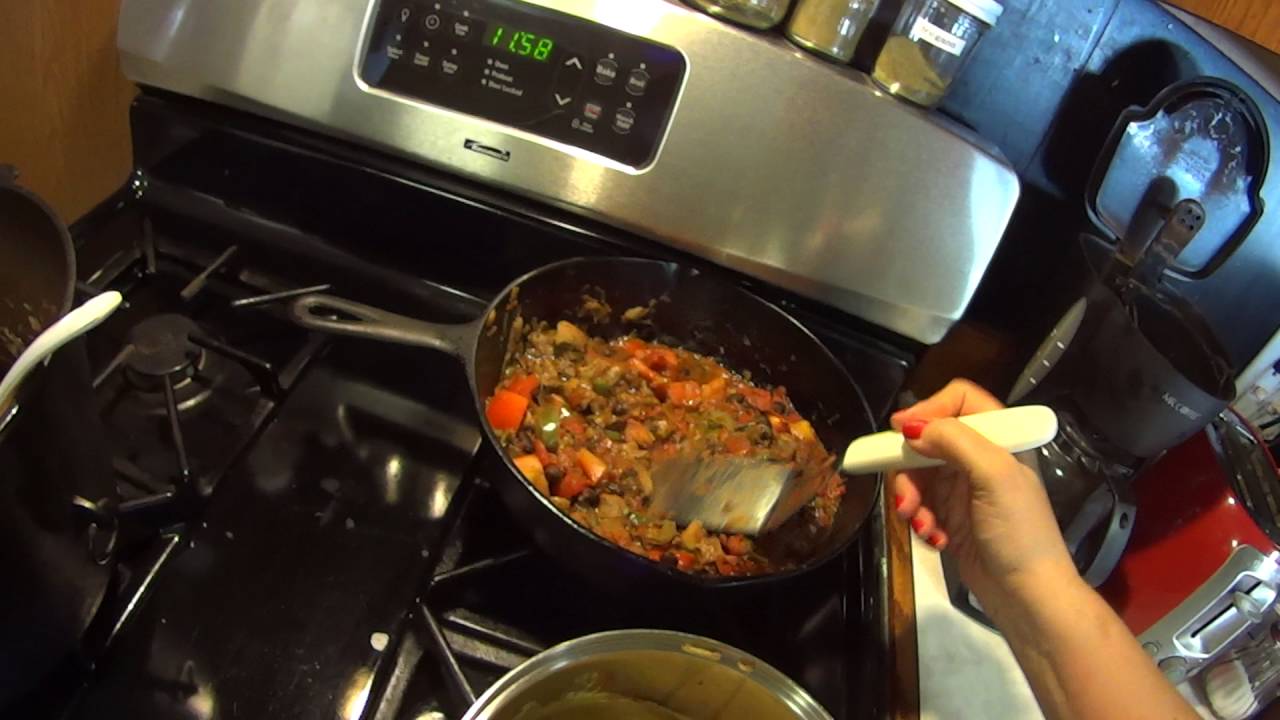 cat lovers club instagram Chili Mac. A quick meal that taste so good! And a quick Elwood update.