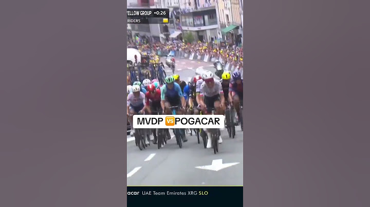 Mathieu van der Poel and Tadej Pogacar FACE OFF to the Stage 2 finish line 😲