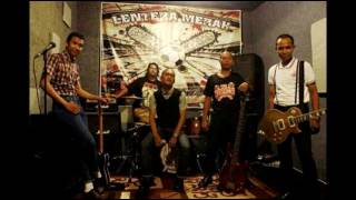 Download Lagu Lentera merah.. Merdeka MP3