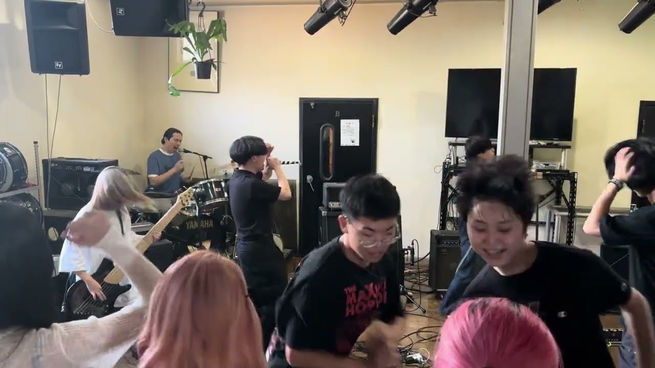 BULL ZEICHEN 88 @ AKASAKA BLITZ ~赤坂ブルッツ2013