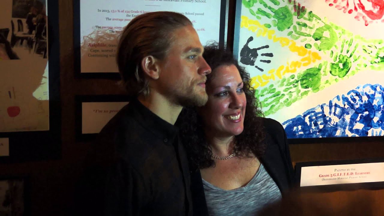 Sons Of Anarchy's Charlie Hunnam Takes Selfies w/ His Fans @ 3rd One Heart Source Part #4 (10-11-14)