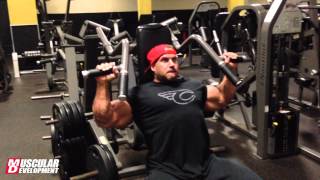 Jay Cutler trains delts at Golds Venice