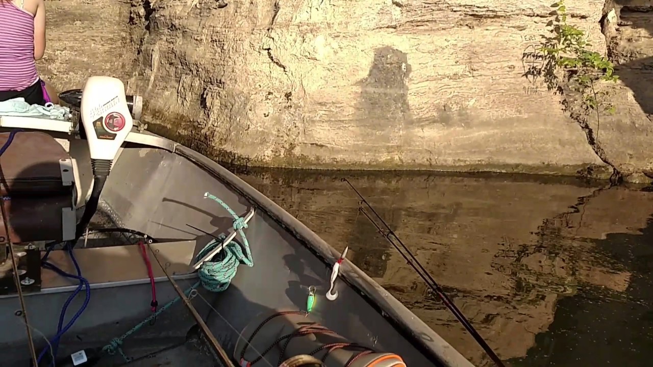 Percy priest lake, Tennessee aluminum boat cave exploring YouTube