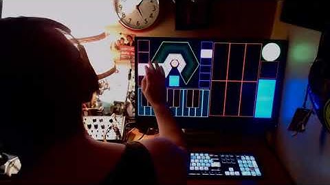 PLAYING MOOG DFAM on OSC/PILOT TOUCHSCREEN (Arturia KeyStep & Ableton Live)