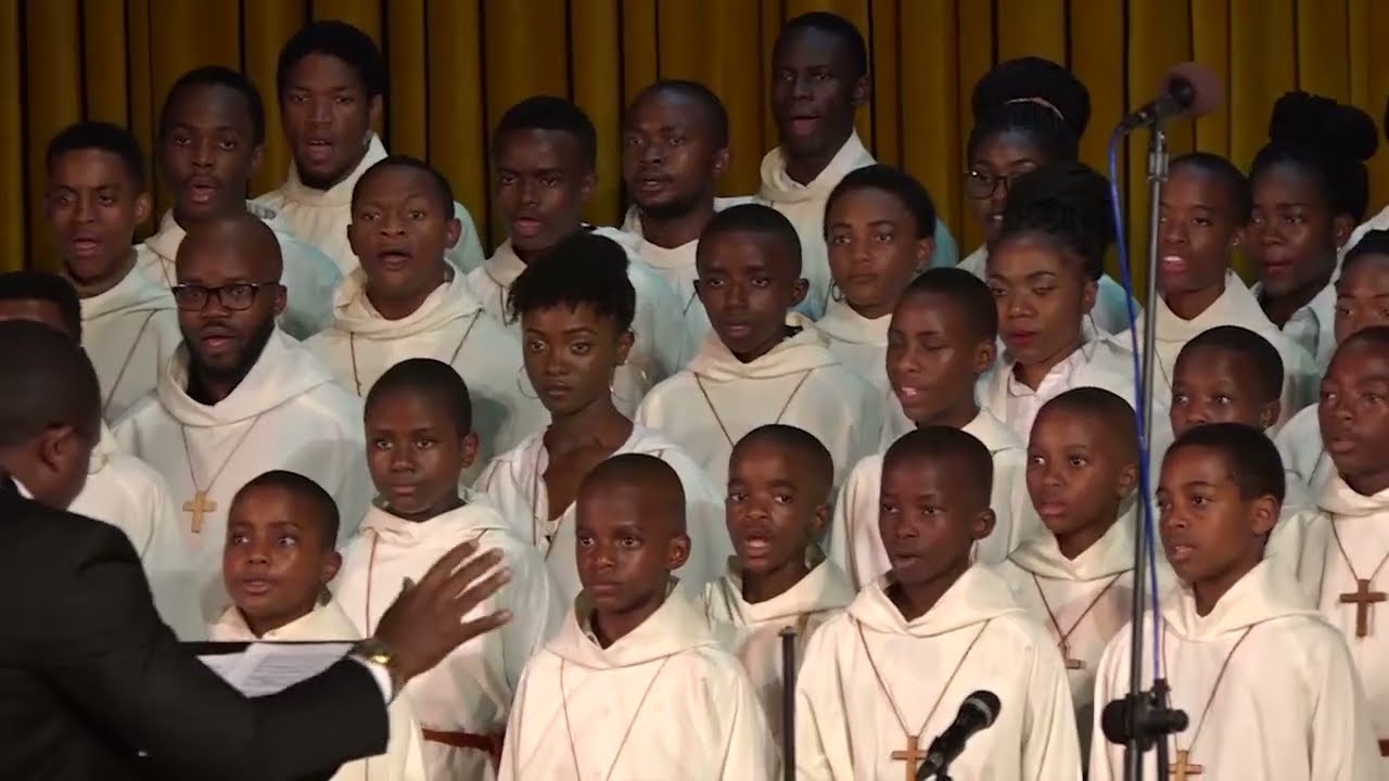 Kyrie (Requiem de Mozart) / Petits Chanteurs de la Paroisse Saint Pierre-Claver de Nguba à Bukavu