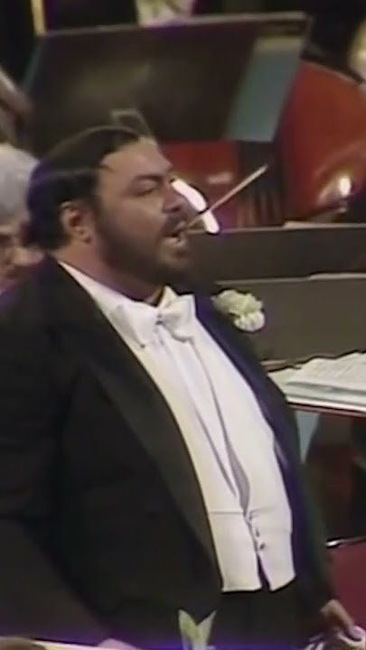 An exceptional performance. #NessunDorma at the #RoyalAlbertHall in 1982 🌹