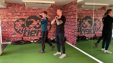 Band resisted split squat