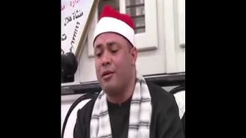 أجبروا القارئ أن يبعدوا عنه مايك التلاوة ولكن ابهرهم ب الأداء الجيد