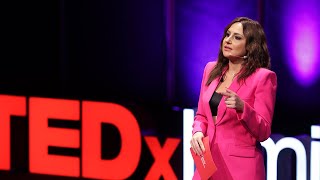 Paketlenmiş Kahramanları Evinize Sokmayın | Duygu Demirdağ | TEDxİzmirWomen