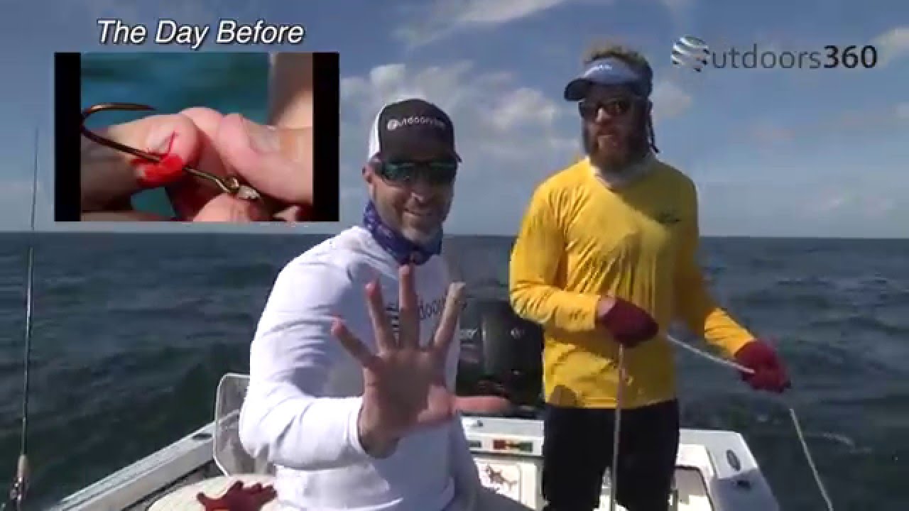 HANDLINING A GOLIATH GROUPER WITH ONE HAND