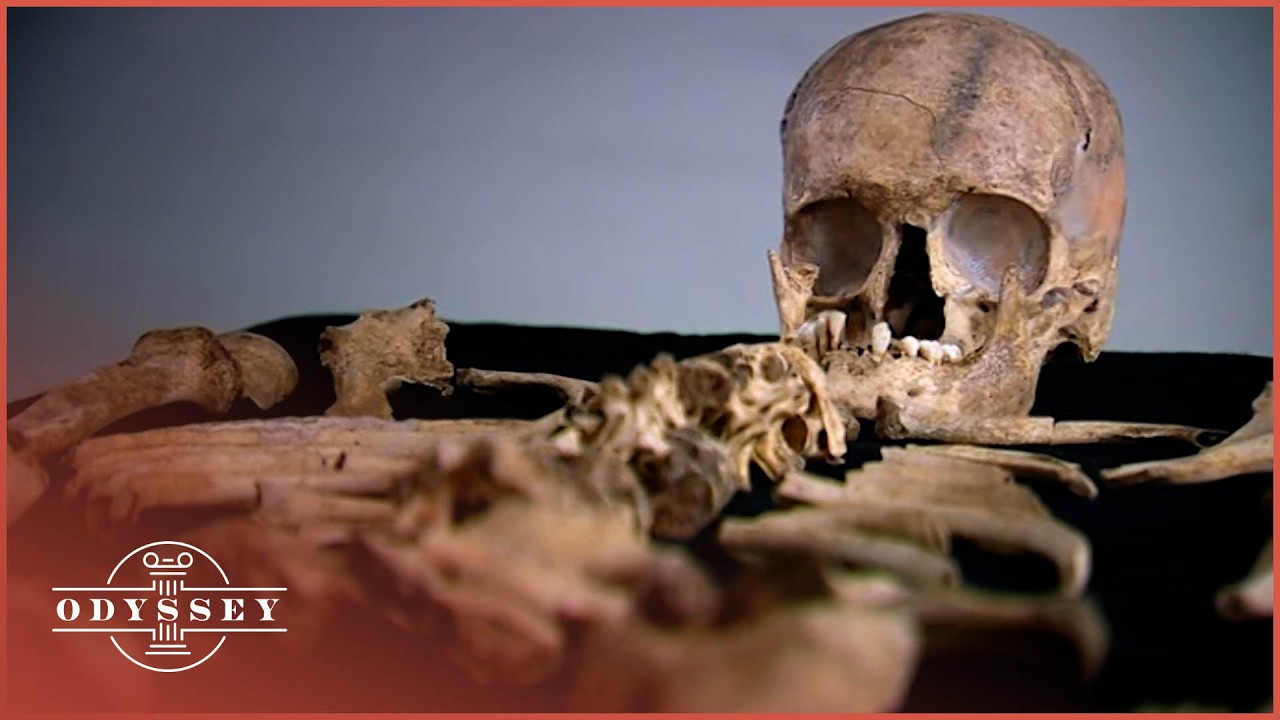 Archeologists Unearth 2,300-Year-Old Iron Age Burial Sites