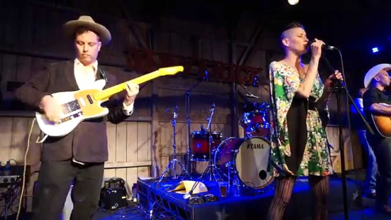 Broke Down & Broke - Gal Holiday and the Honky Tonk Revue (Maverick Festival : 2015)