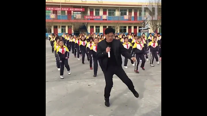 Is this the coolest teacher on the planet? 700 Chinese students perform perfect dance routine - DayDayNews