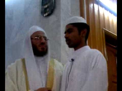 شاب سيريلانكى يشهر إسلامه فى صلاة الجمعه