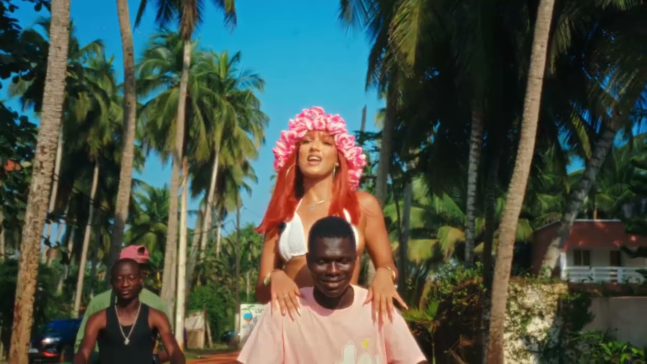 Watch ELIHCA - Chili (Clip Officiel) on YouTube Watch ELIHCA - Chili (Clip Officiel) on YouTube