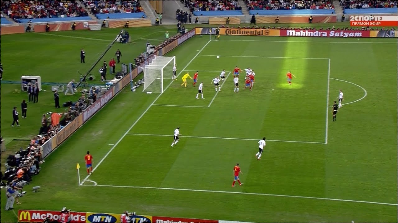 闘将プジョル魂のヘッド】2010W杯 準決勝 スペイン vs ドイツ - YouTube