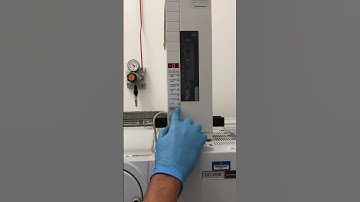 Installing spool in the Auto injector AOC-20i (Shimadzu, Japan)