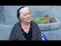 Տարեց կինը Վարդենիսից եկել է Երևան, որ Փաշինյանի հետ հանդիպի
