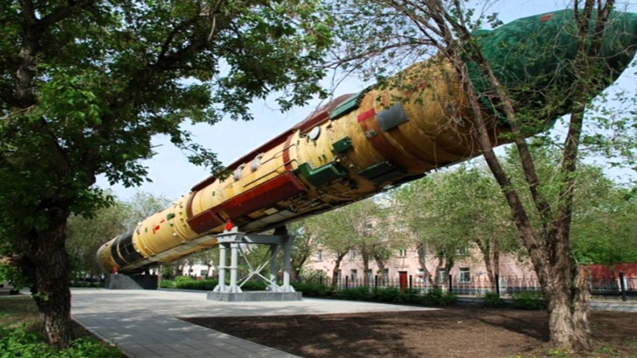 RUSSIAN ARMY 2016 PARADE Moscow military Сармат САТАНЫ RS 28 Yu 71 atomic rocket hypersonic TESLA