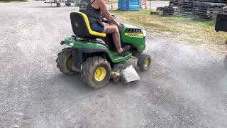 2122 - JOHN DEERE D140 RIDING LAWN TRACTOR W/ 48" DECK 22
