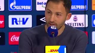 Sie Wichsen In Der Umkleidekabine