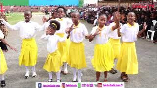 KWAYA YA WATOTO BURKA ILIVYOWANYANYUA WATU KWENYE VITI