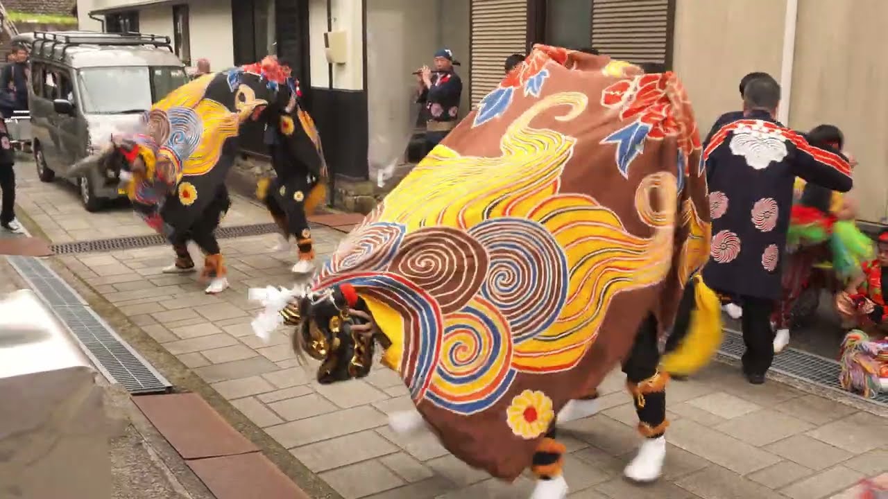 越中獅子 獅子舞】越中八尾曳山祭2026 鏡町の獅子舞 ー 2026.5.3 - YouTube
